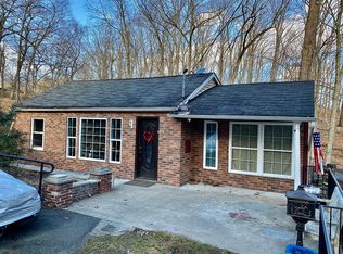 18 Hudsonview Dr, Tomkins Cove, NY 10986