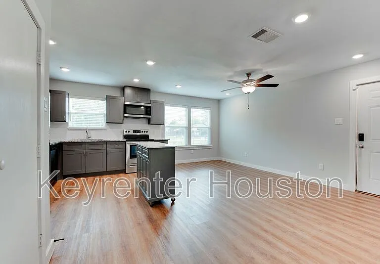 8635 Sunderland Rd #A — Photo 4