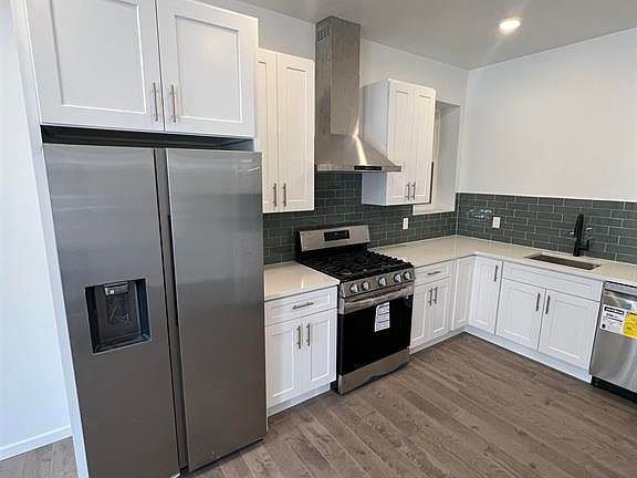 5th image of 188 Van Horne St #2