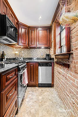 Sold by Triplemint | media 5