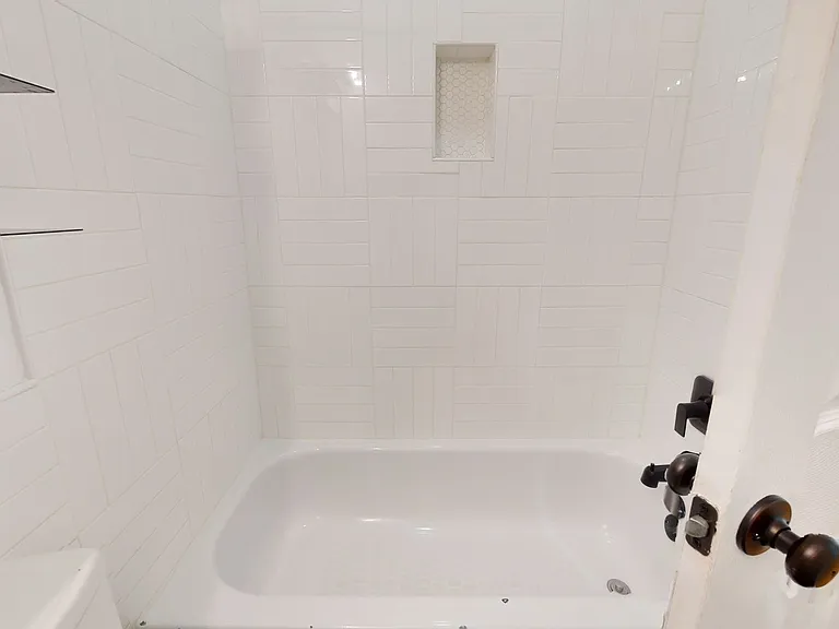 2824 12th St NE #203 — Photo 4