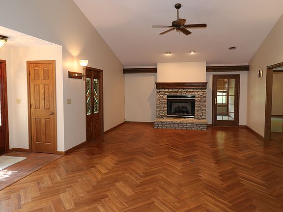 2nd image of 91 White Oak Dr