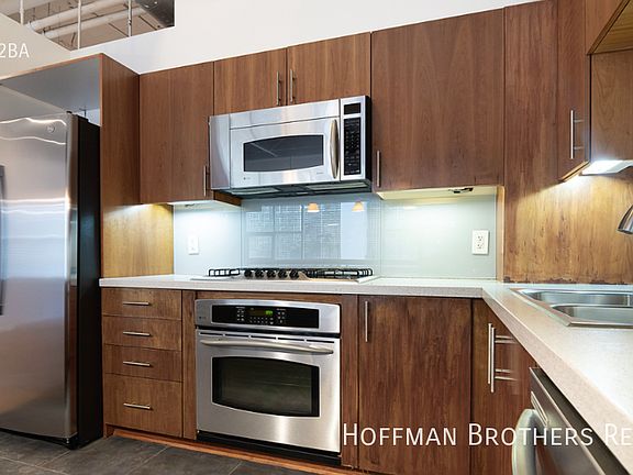 4th image of 1130 S Flower St APT 207