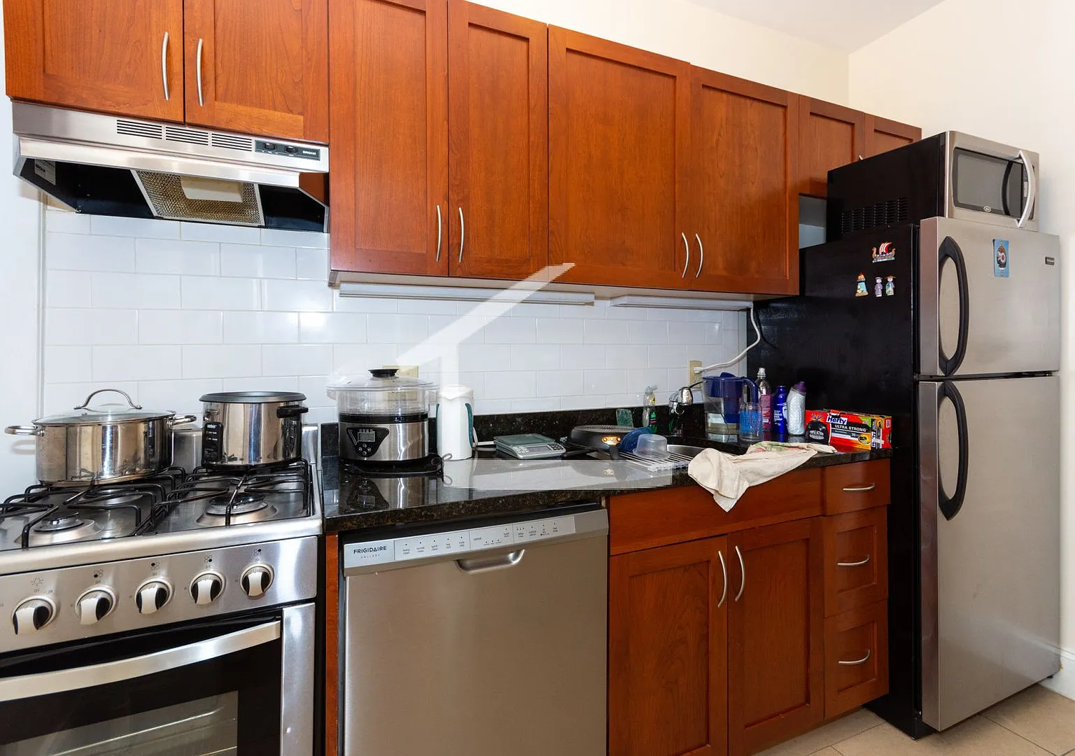 Charming 1 Bedroom-No Broker Fee — Photo 1