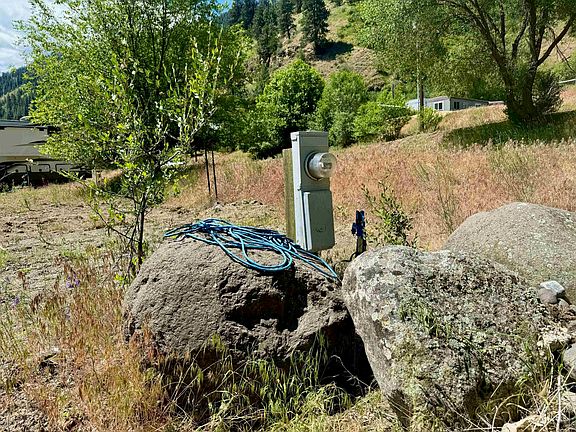 5th image of 115 Helm Ln