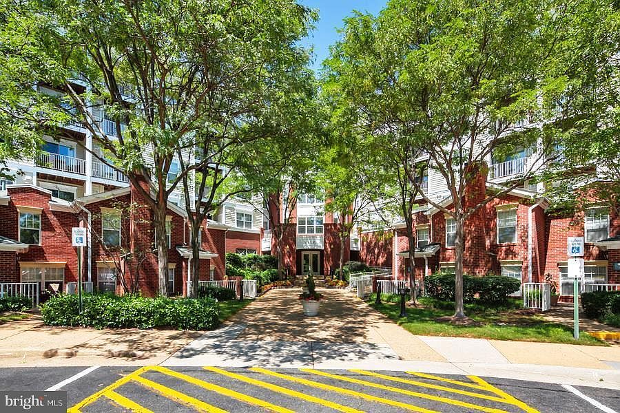 Welcome to Lillian Court