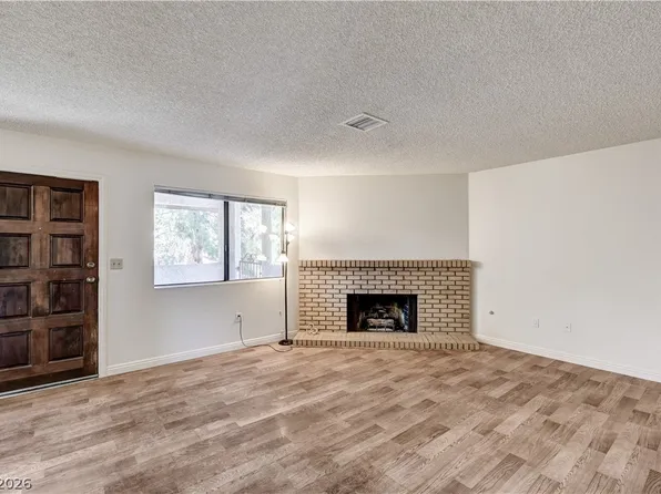 817 Rock Springs Dr APT 202, Las Vegas, NV 89128