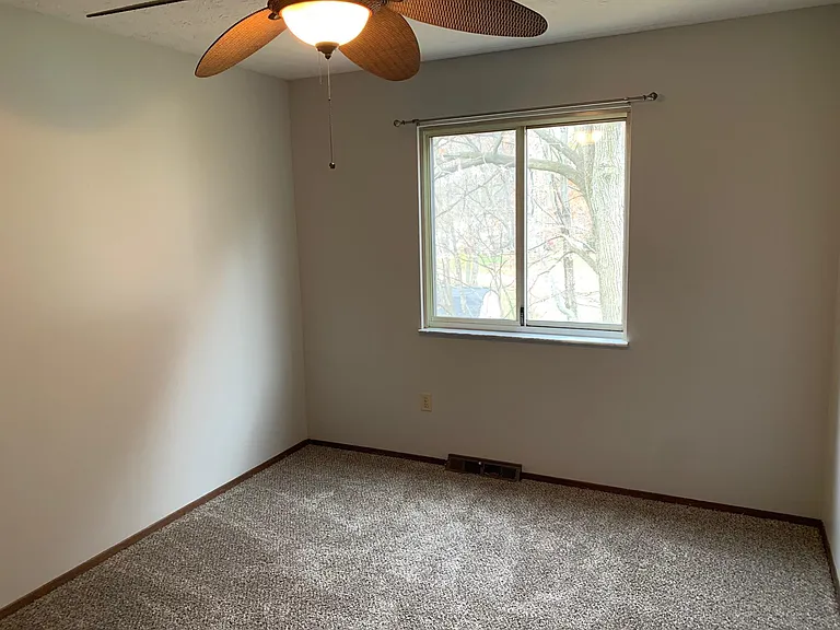 1081 Oakbrooke Dr — Photo 12