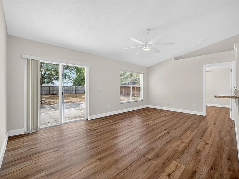 10748 Siena Dr — Photo 19