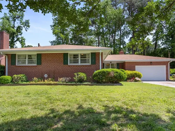 8 Marilea Cir, Newport News, VA 23606