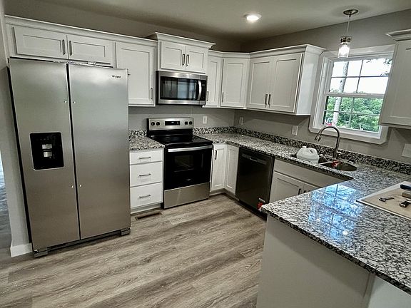 4th image of 1252 Vickie Ln