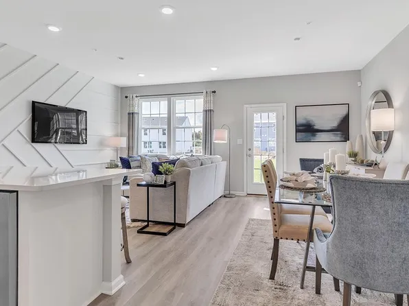 108 Tudor St, Coatesville, PA 19320