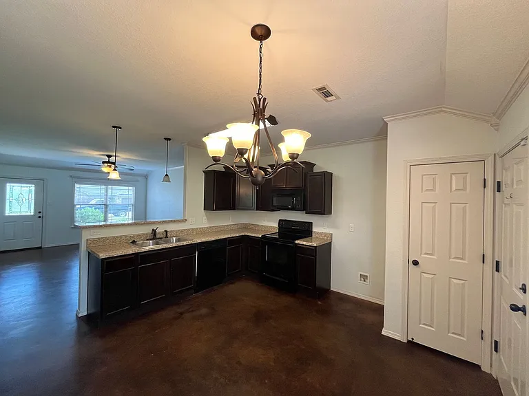 3210 Miracle Heights Cv — Photo 4