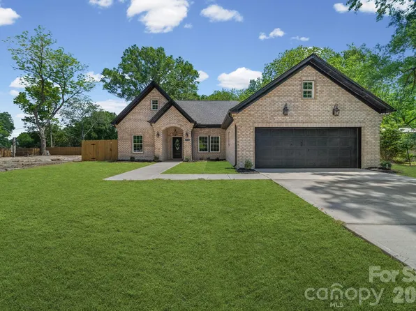 5121 Morningwood Dr, Matthews, NC 28105