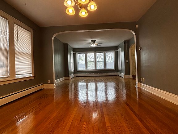 3rd image of 4728 W Wrightwood Ave #1