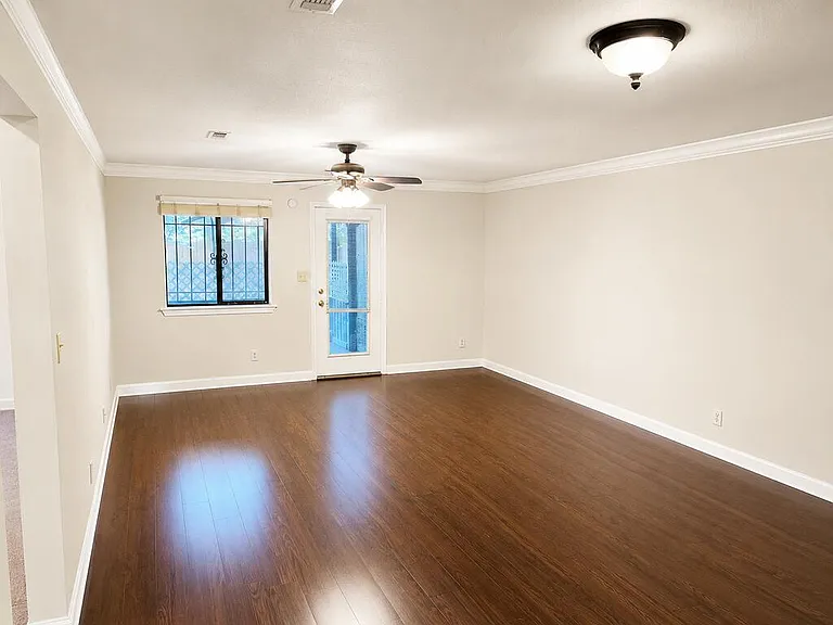 526 Heritage Pl — Photo 3