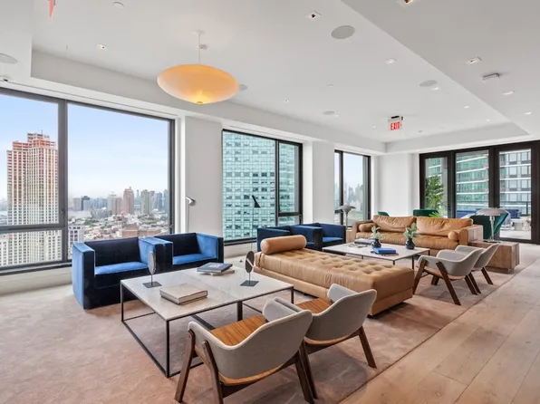 27-19 44th Dr image 7 of 15