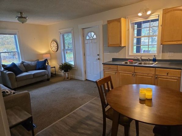 8 Bates St #3
