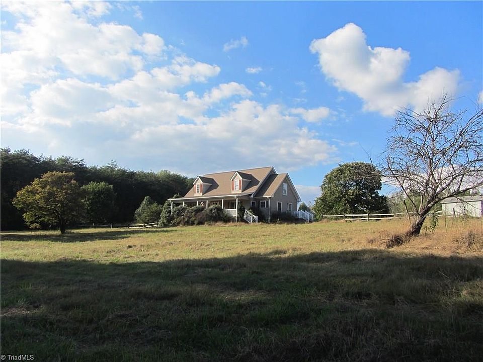 2nd image of 1483 River Rd