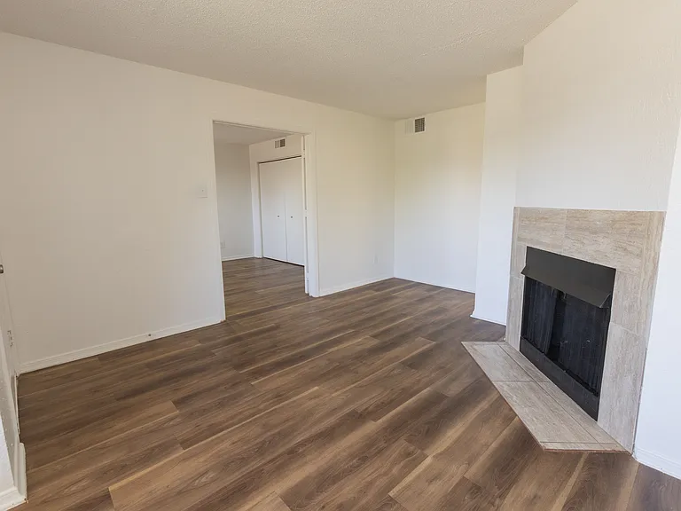 La Mesa — Photo 39