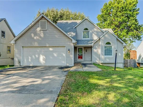 2218 N Salem Dr, Independence, MO 64058