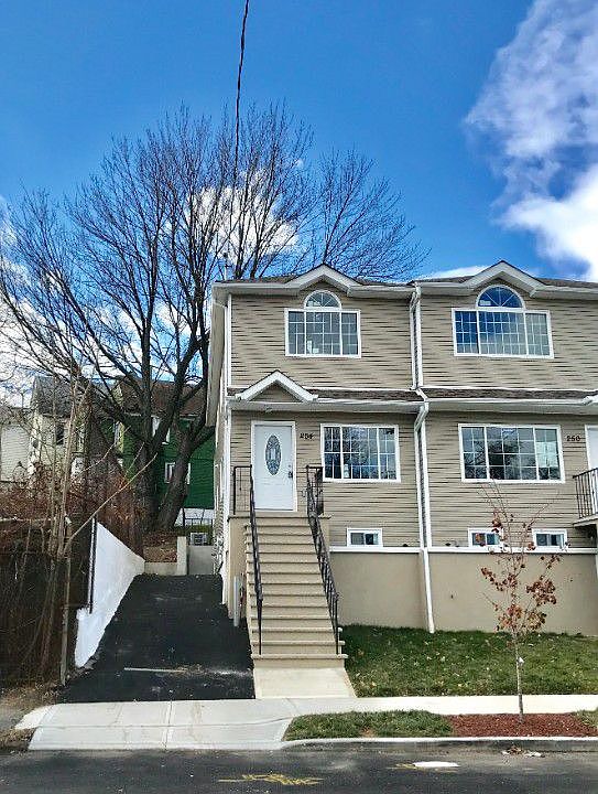 1st image of 254 York Ave