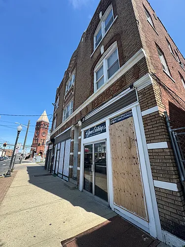 2068 Main St Photo 1