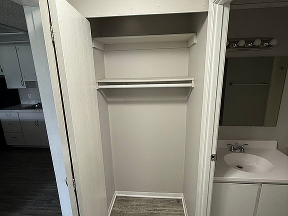 3rd image of 10-64 Hampshire Dr #60