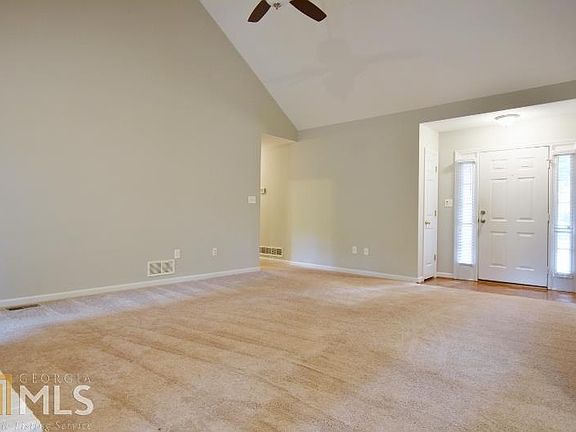 5th image of 121 Meadow Creek Dr