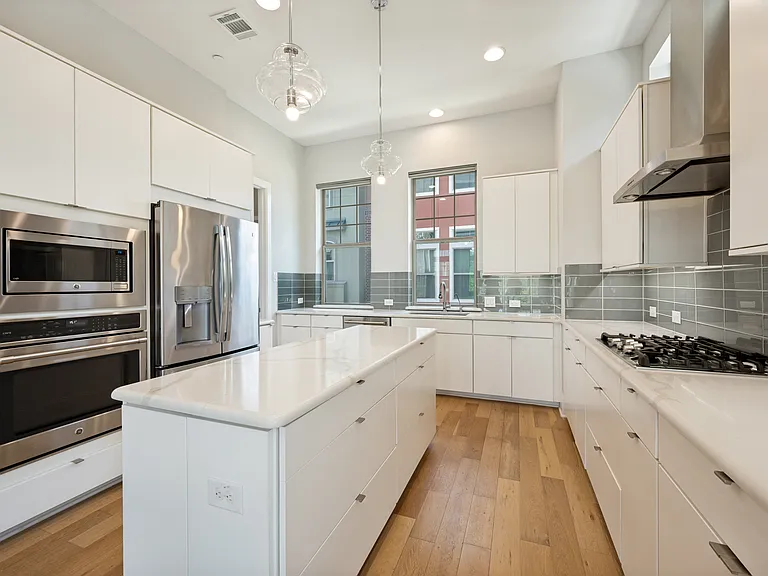 1309 Arch Pl — Photo 4