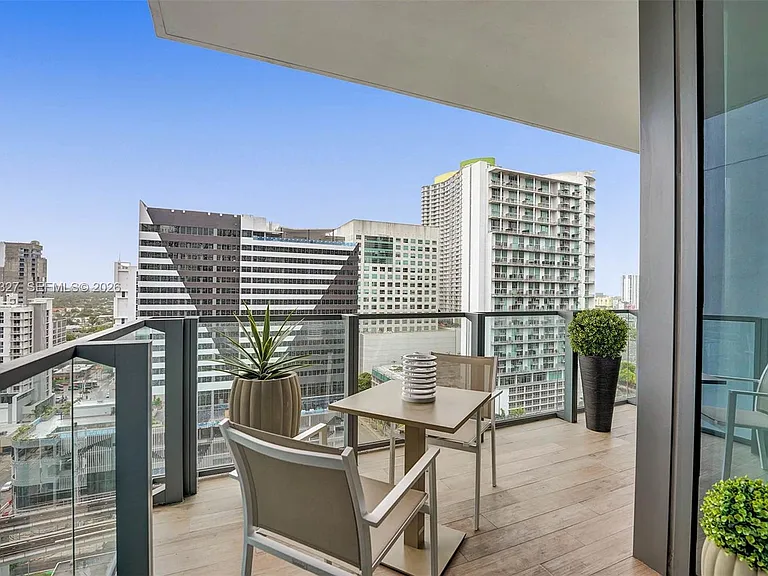 88 SW 7th St #1408 — Photo 31