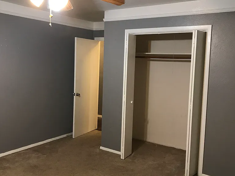 5009 Strummer Dr — Photo 2