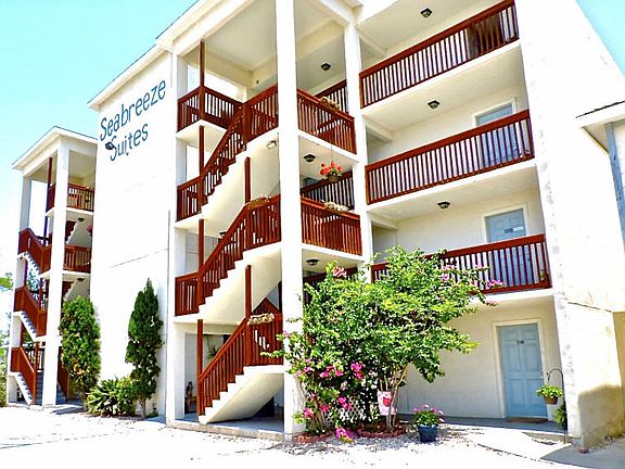 3rd image of 407 Beach St #115