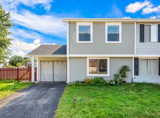 1200 Andover Cir, Aurora, IL 60504