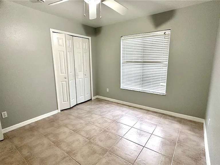 213 SE 24th Ave — Photo 9