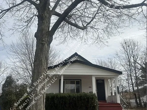 1439 E 221st St, Euclid, OH 44117