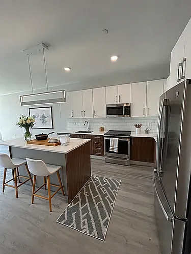 Residences at Sharon Gallery — Photo 84