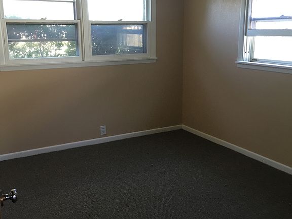3rd image of 2214 SE 21st Ave