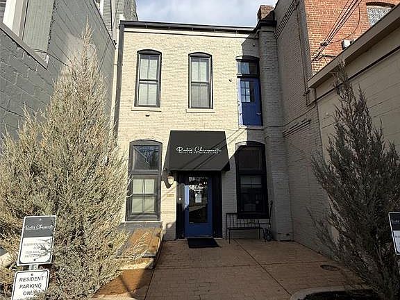 2nd image of 107 W Grand River Ave #2
