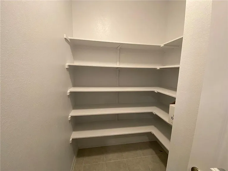 8409 Looksee Ln — Photo 7