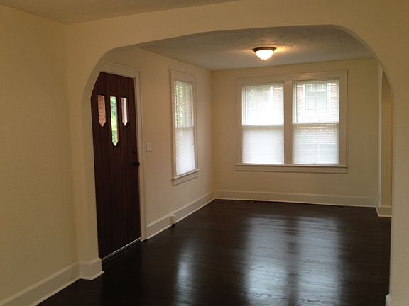 2nd image of 3918 Grandview Ave NW