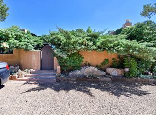 920 Los Lovatos Rd, Santa Fe, NM 87501