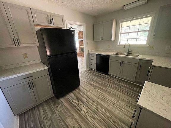 5th image of 140 Thousand Oaks Cir