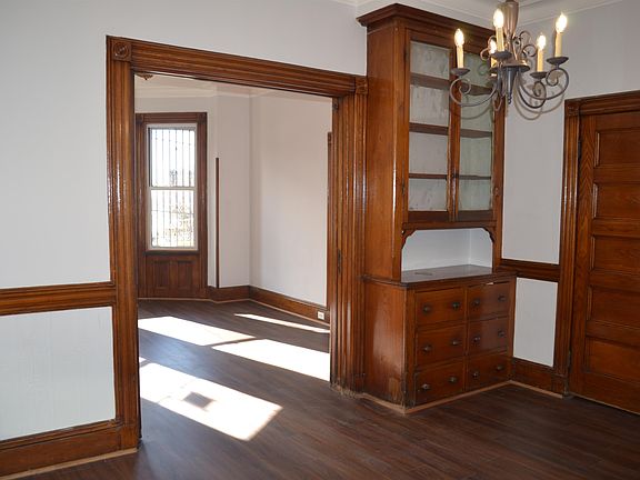 5th image of 716 10th St