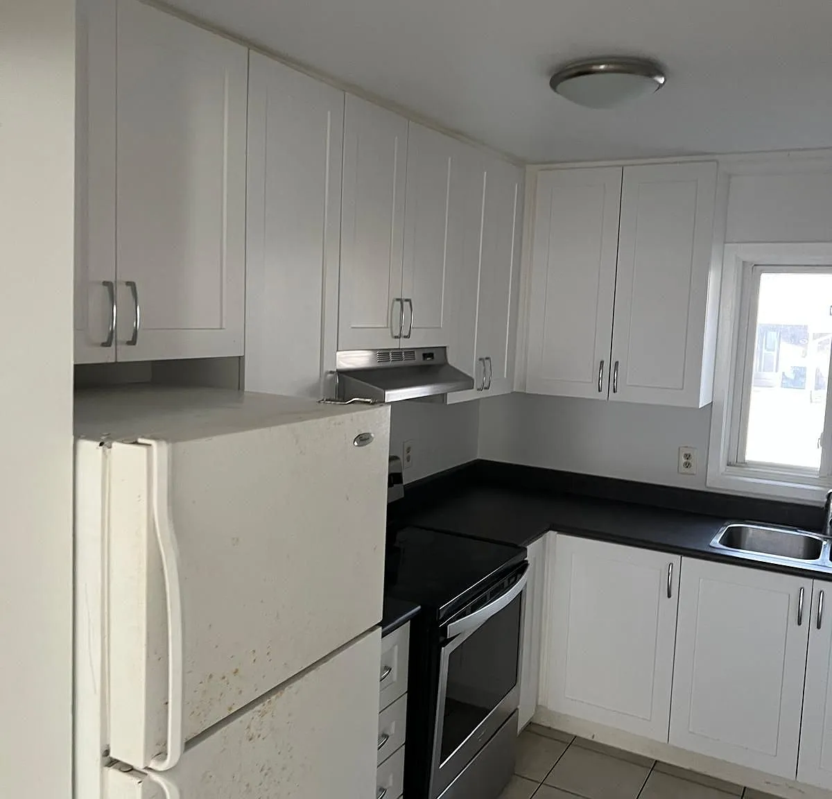 3 bed, $2,400 — Photo 2