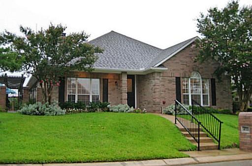 1st image of 4722 Stonebriar Cir