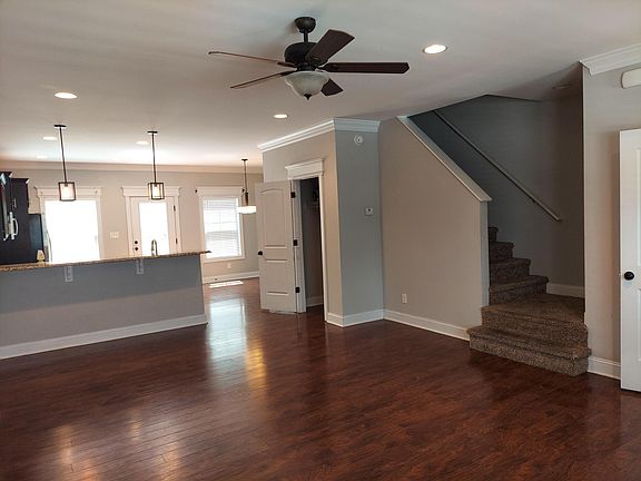2nd image of 128 Mallard Ln