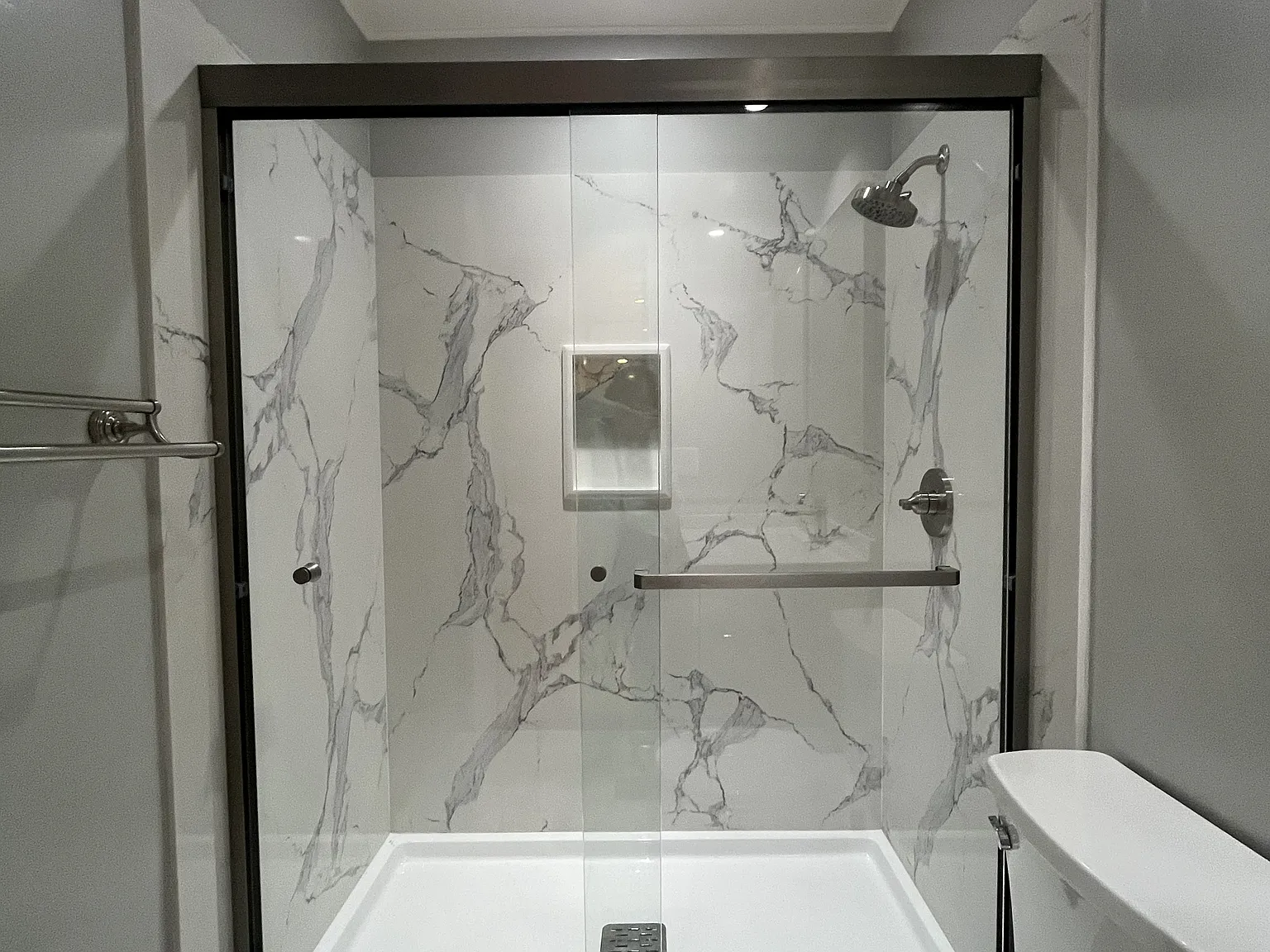 3 bed, 1436 sqft, $3,980 — Photo 4
