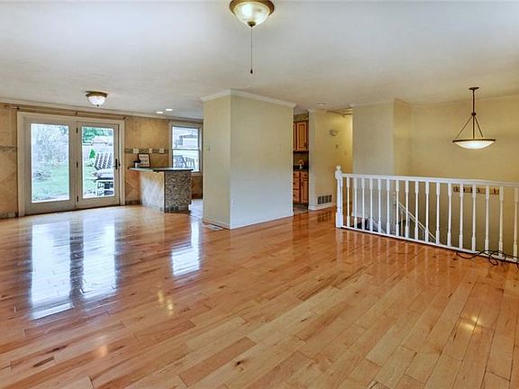 2nd image of 108 Pinehurst Dr