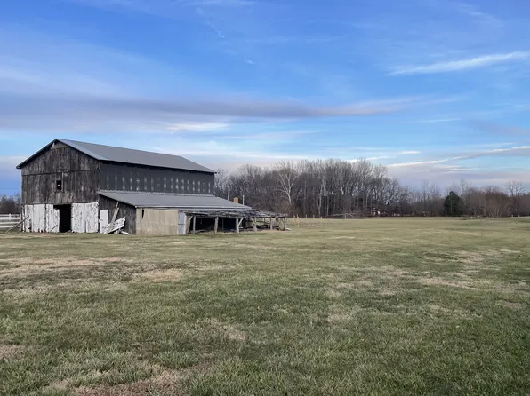 805 Jackson Rd #B, Portland, TN 37148